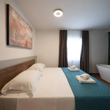 Diklo Apartment *